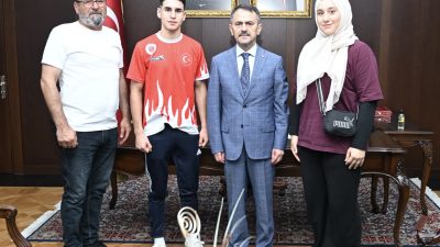 Çayırova Yön Spor Kulübü Başkanı ve Antrenör Koray Kaya ve