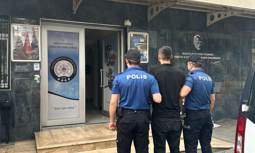 Darıca’da  “görevi yaptırmamak için direnme” suçundan gözaltına alınan Y.K., çıkarıldığı