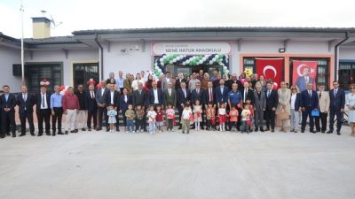 Tüm Türkiye’de olduğu gibi Çayırova’da da on binlerce öğrenci bugün