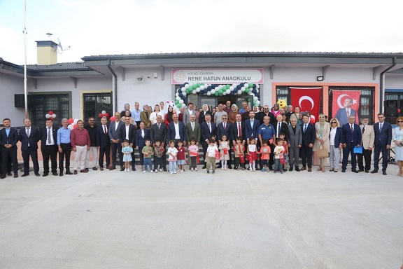 Tüm Türkiye’de olduğu gibi Çayırova’da da on binlerce öğrenci bugün