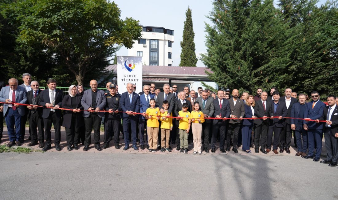Gebze Ticaret Odası tarafından Çayırova’ya kazandırılan E-Sınav Merkezi, Kocaeli Vali