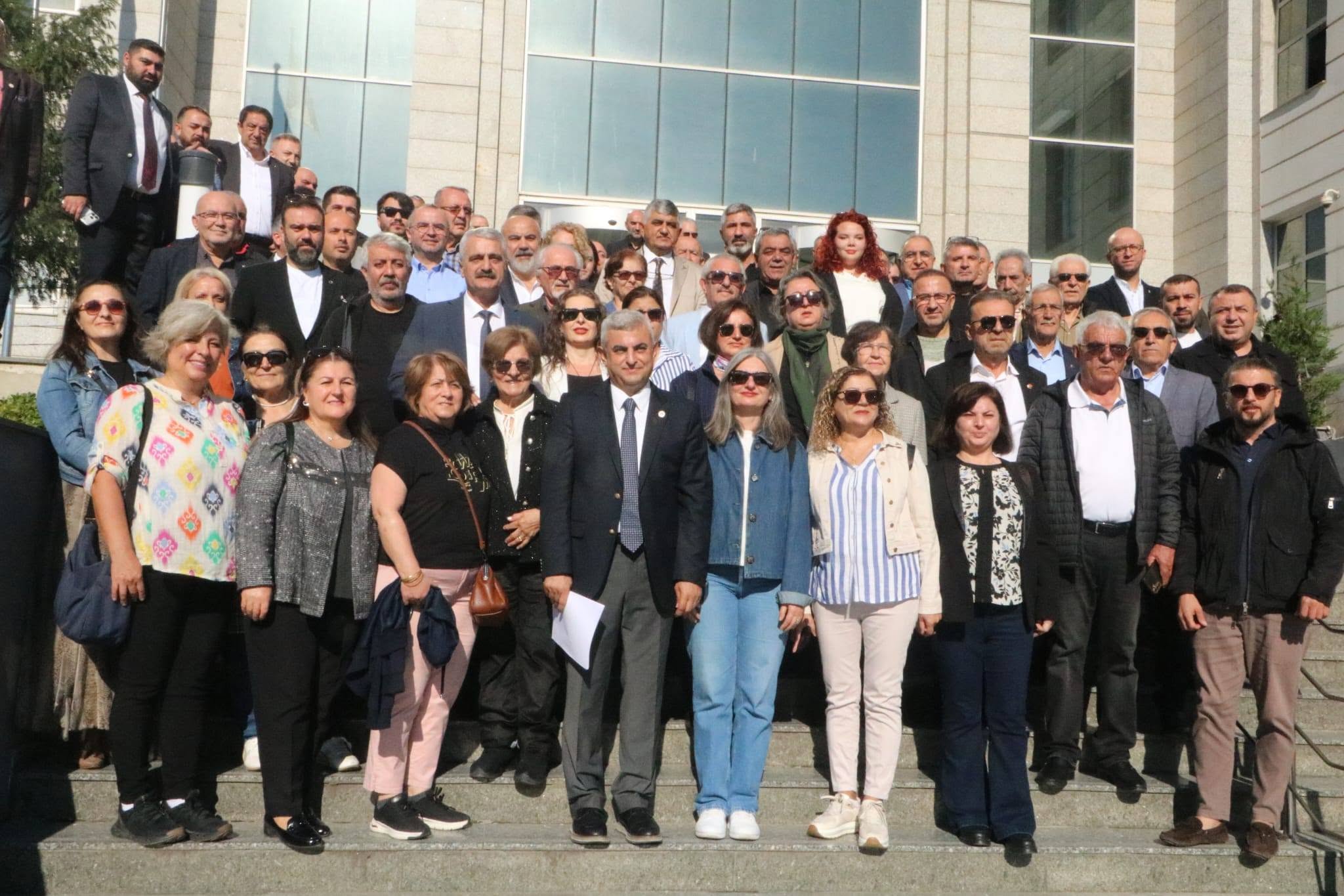 Yeni Parti Gebze İlçe Başkanı seçilen Cüneyt Akın, mazbatasını Gebze