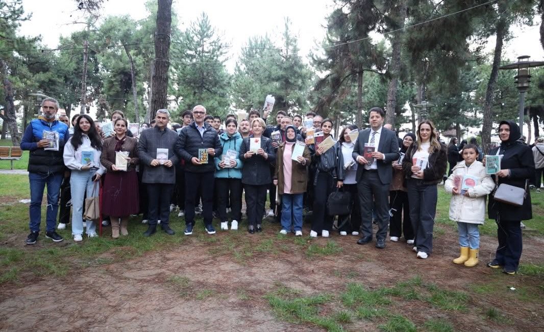 Kocaeli Büyükşehir Belediyesi tarafından Gebze'de bu yıl ikincisi düzenlenen "ağaçlar