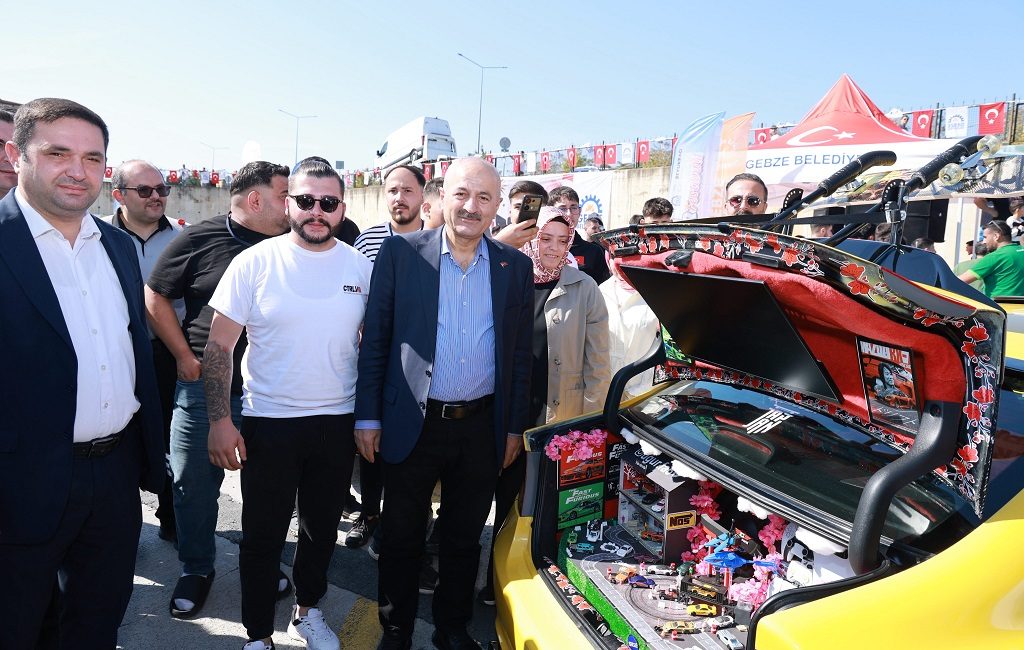 Gebze’de otomobil tutkunlarını bir araya getiren 3. Modifiyeli Araçlar Festivali