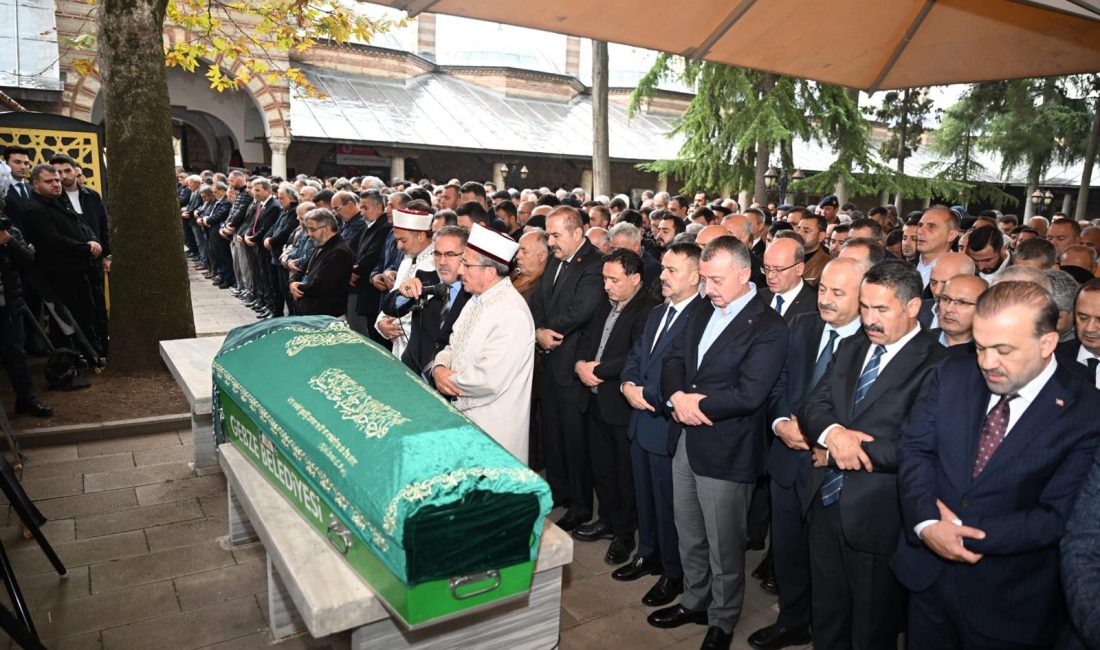 Dün vefat eden Kayseri Valisi Gökmen Çiçek’in babaannesi, Gebze eşrafından